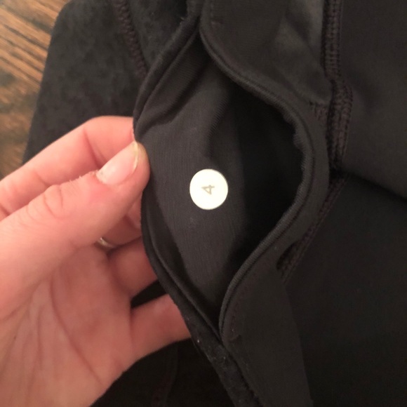 LuLu Lemon Snake print Navy leggings! - Picture 4 of 4